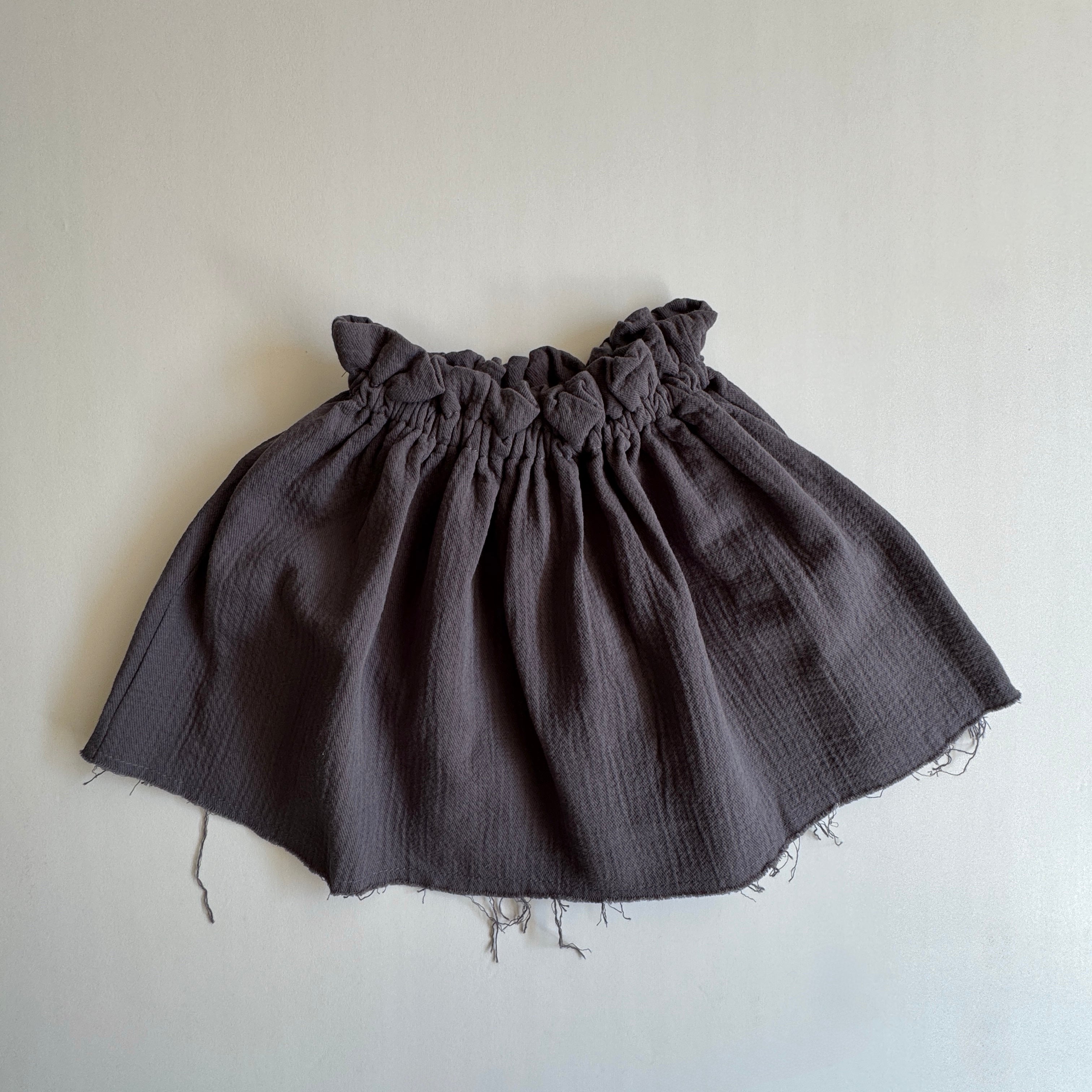 Skirt with a raw hem "Nelly"