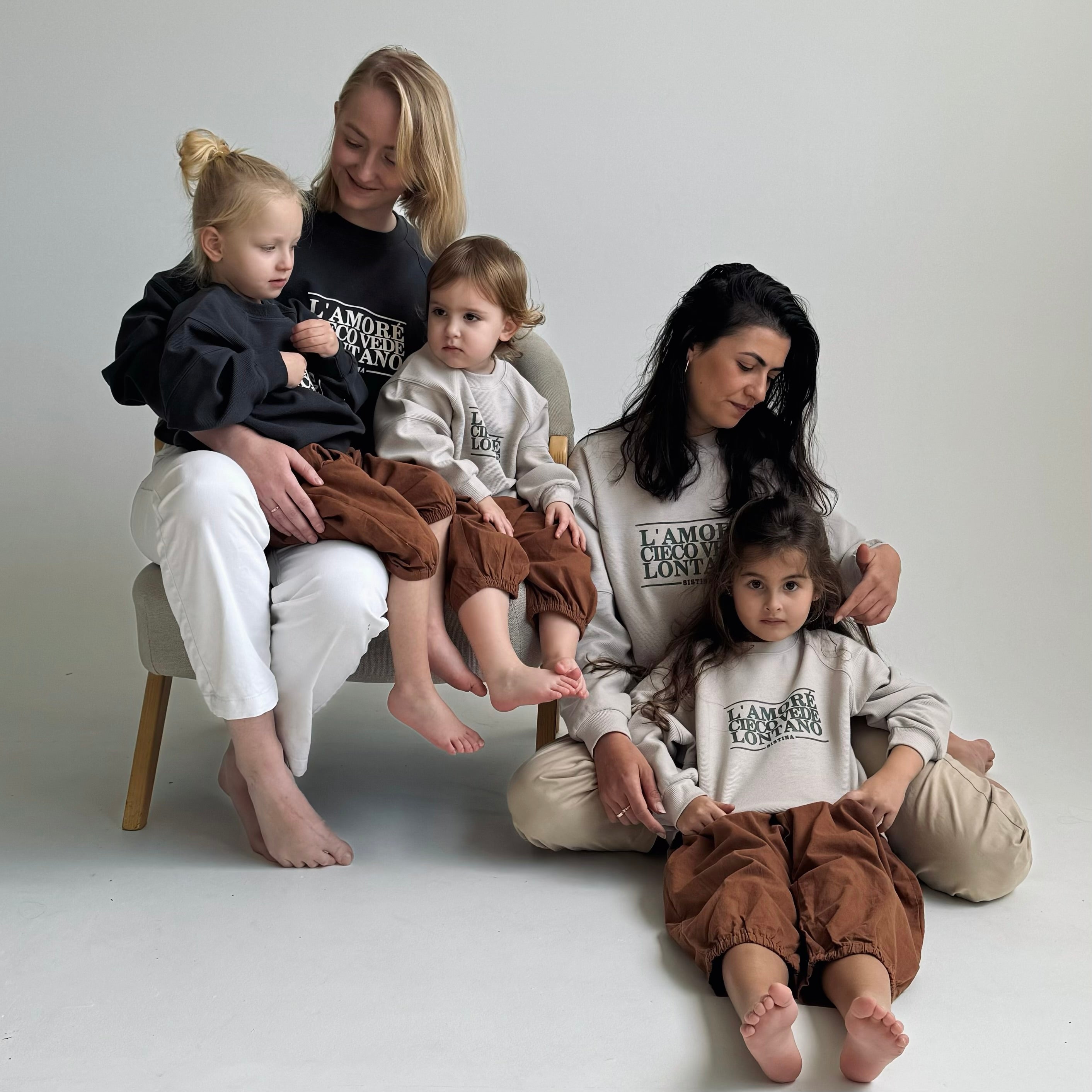 Sweatshirt "L`amore" (stone) - PaPeony