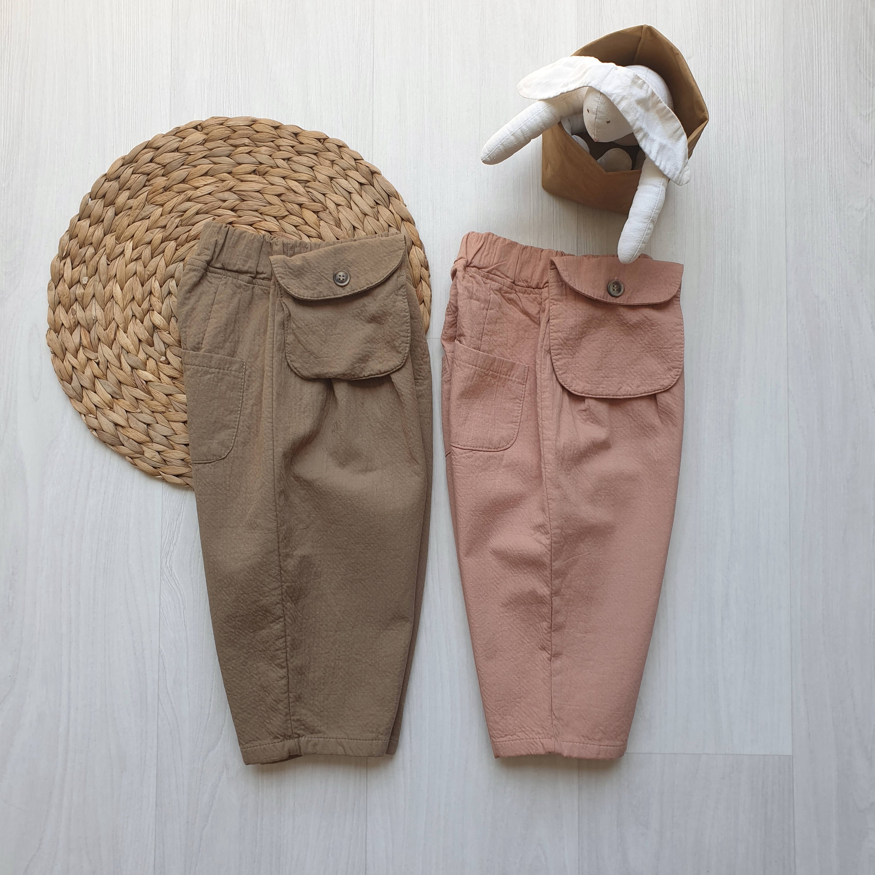 מכנסיים עם כיס חיצוני (ירוק חקי) - PaPeony