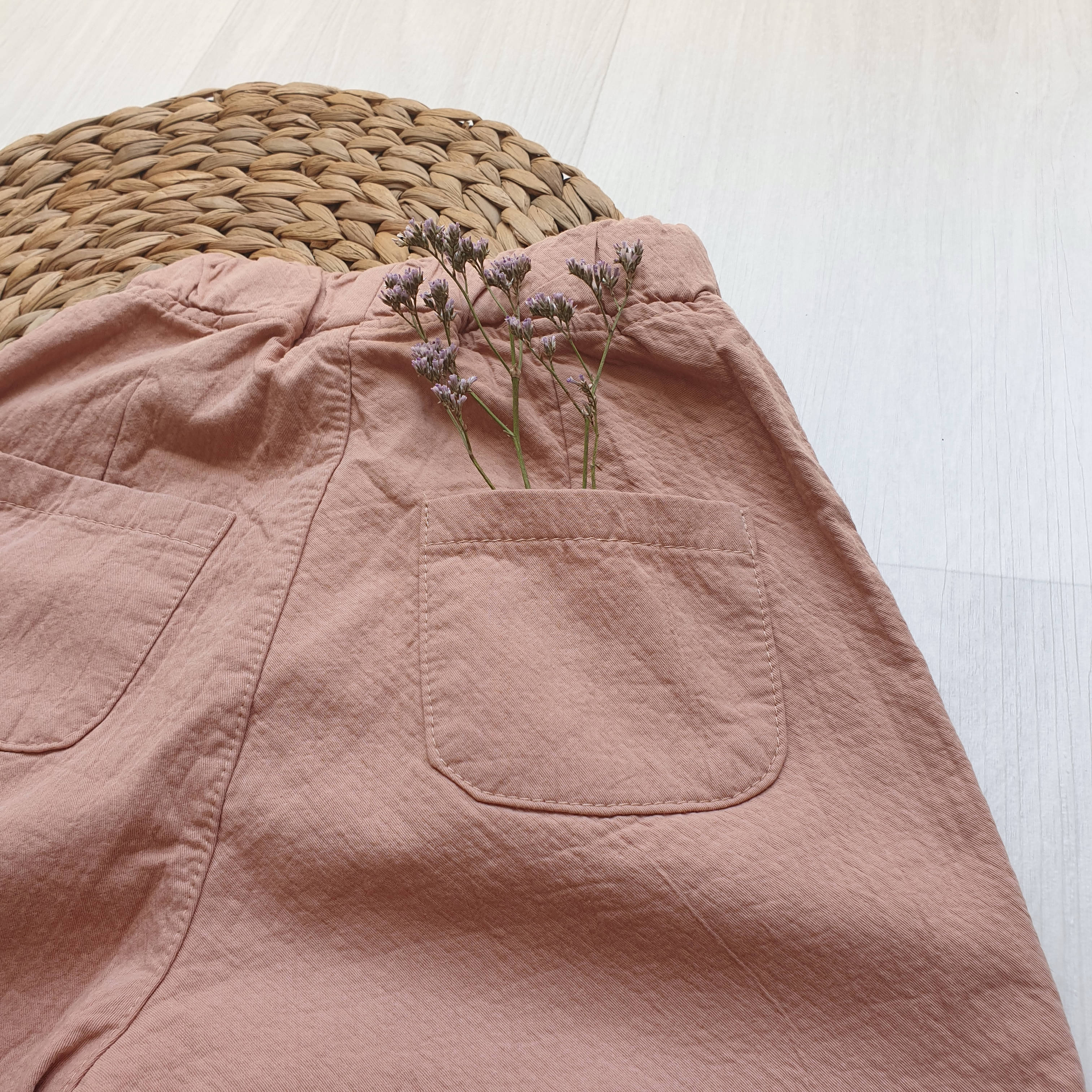 מכנסיים עם כיס חיצוני (ירוק חקי) - PaPeony