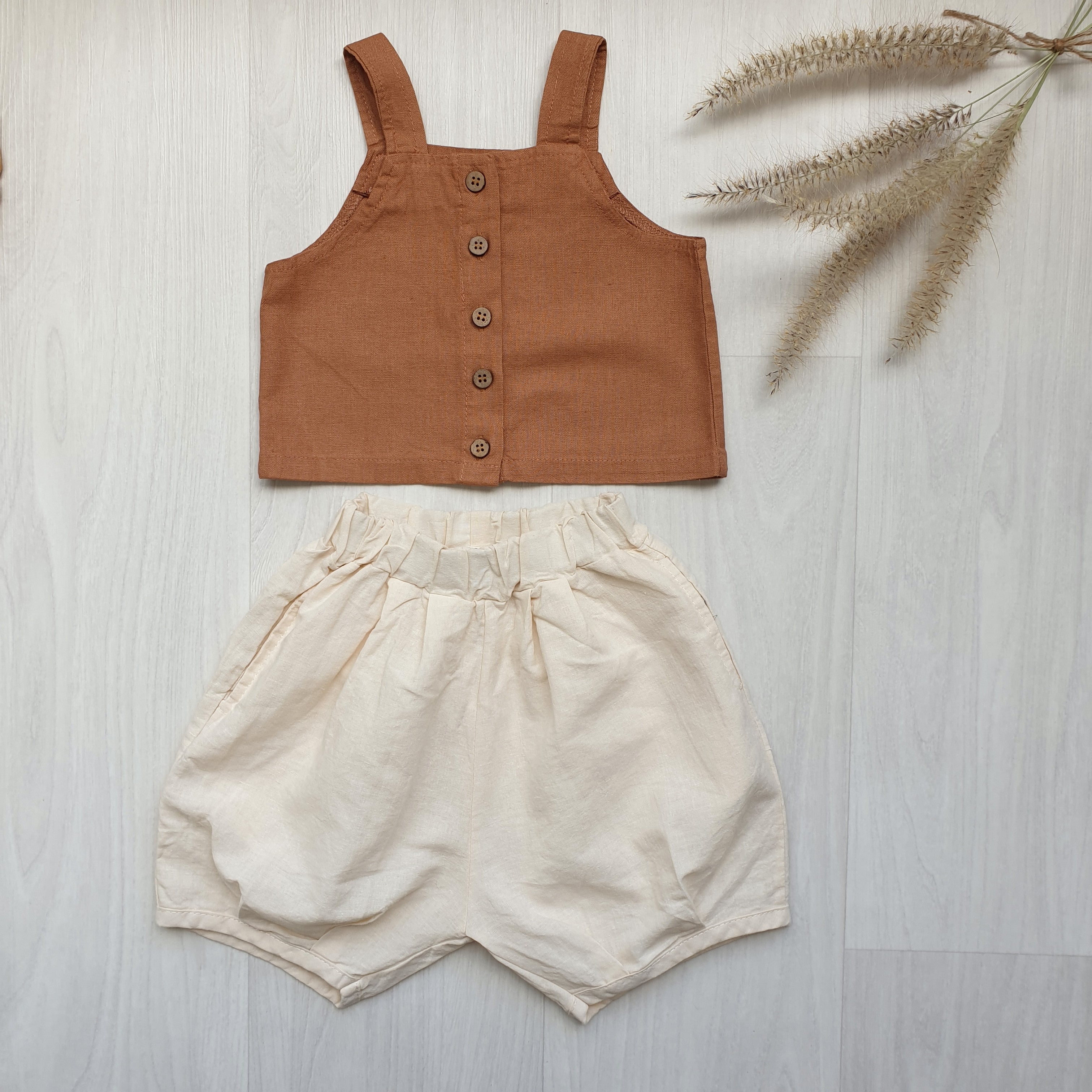 טופ מכופתר לבנות (בז') - PaPeony