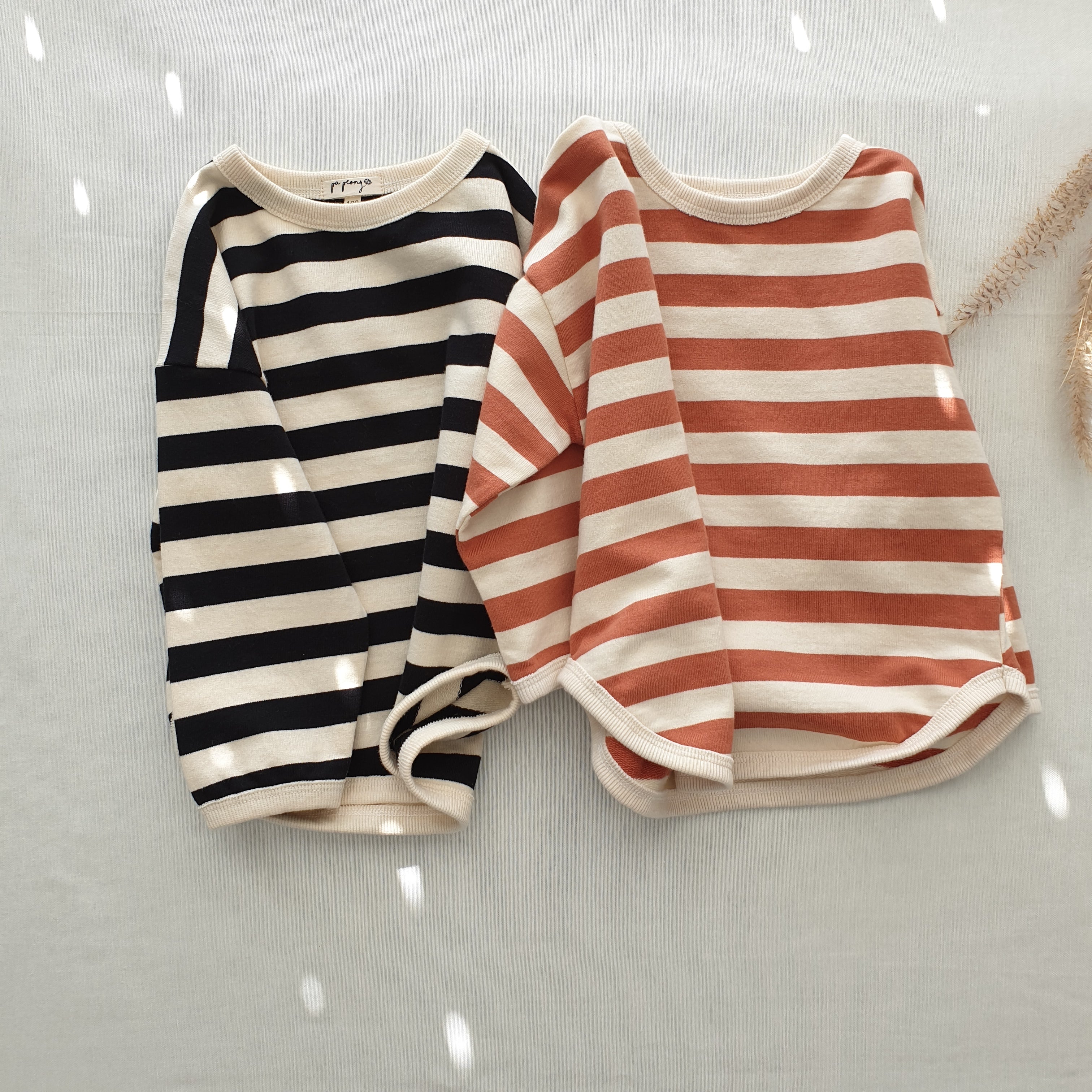 סווטשירט דק עם פסים (קאמל) - PaPeony