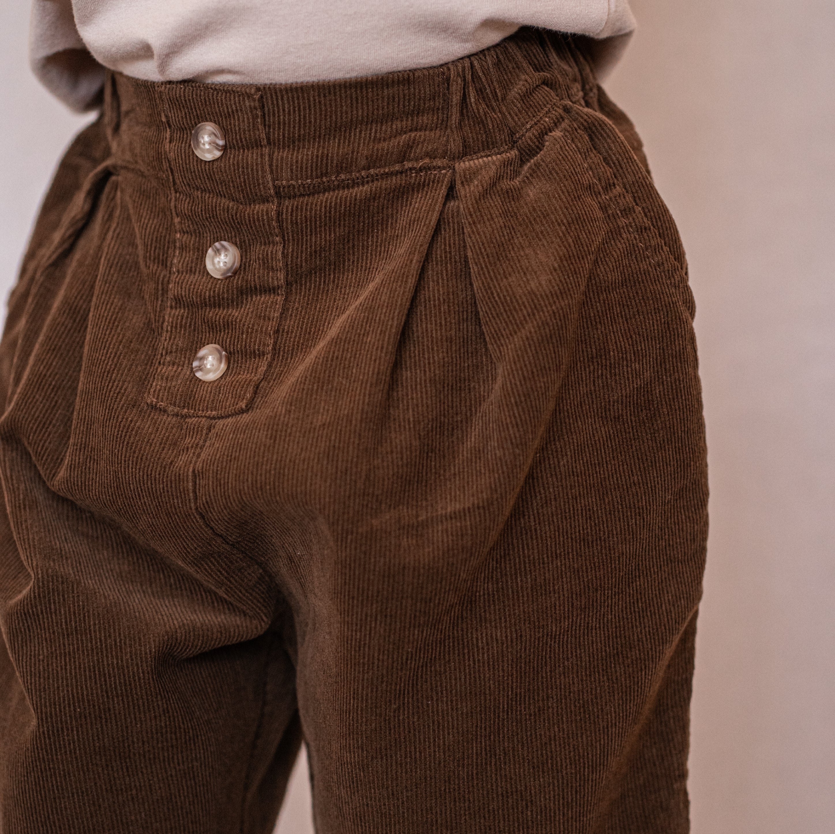 מכנסי ברמודה קורדרוי (חום) - PaPeony