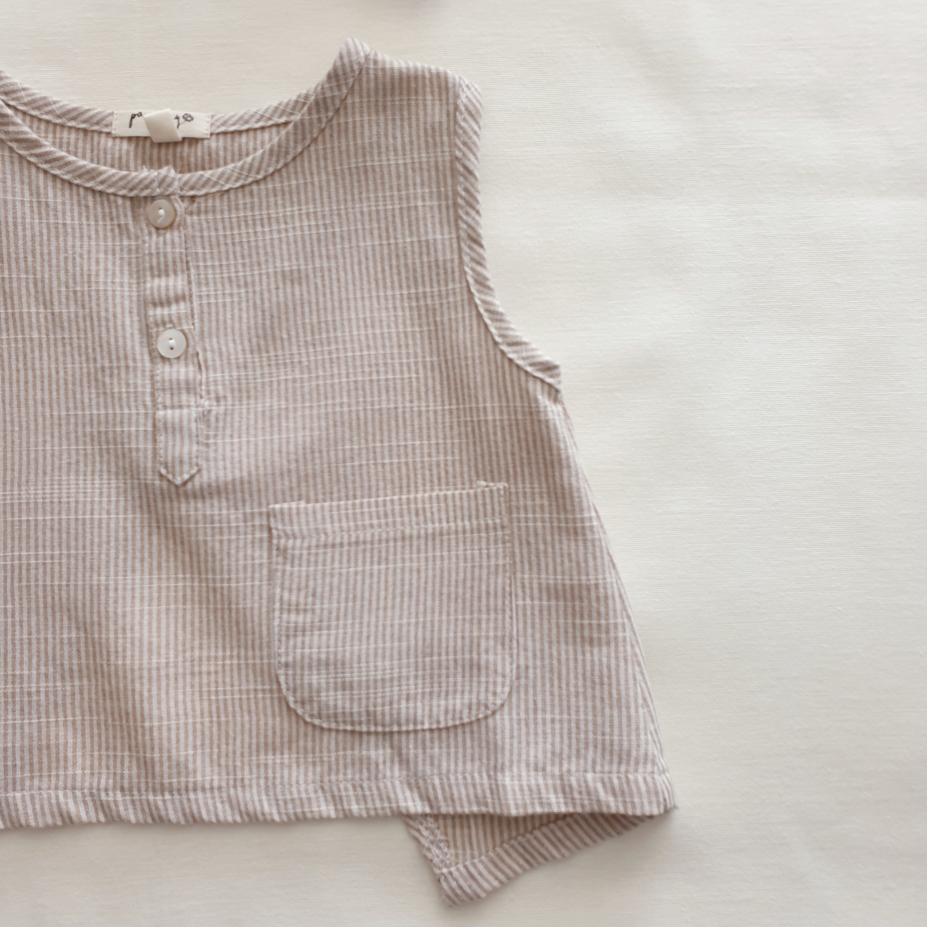 גופית פשתן עם שסע בגב (פס בזי) - PaPeony