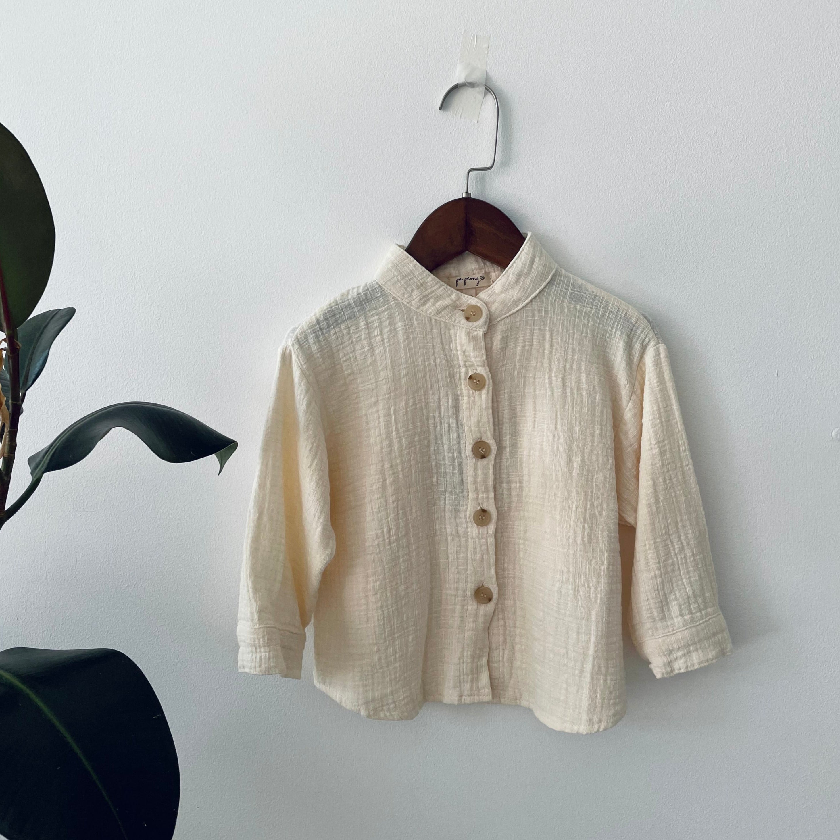 מכופתרת מבד מוסלין (שמנת) - PaPeony