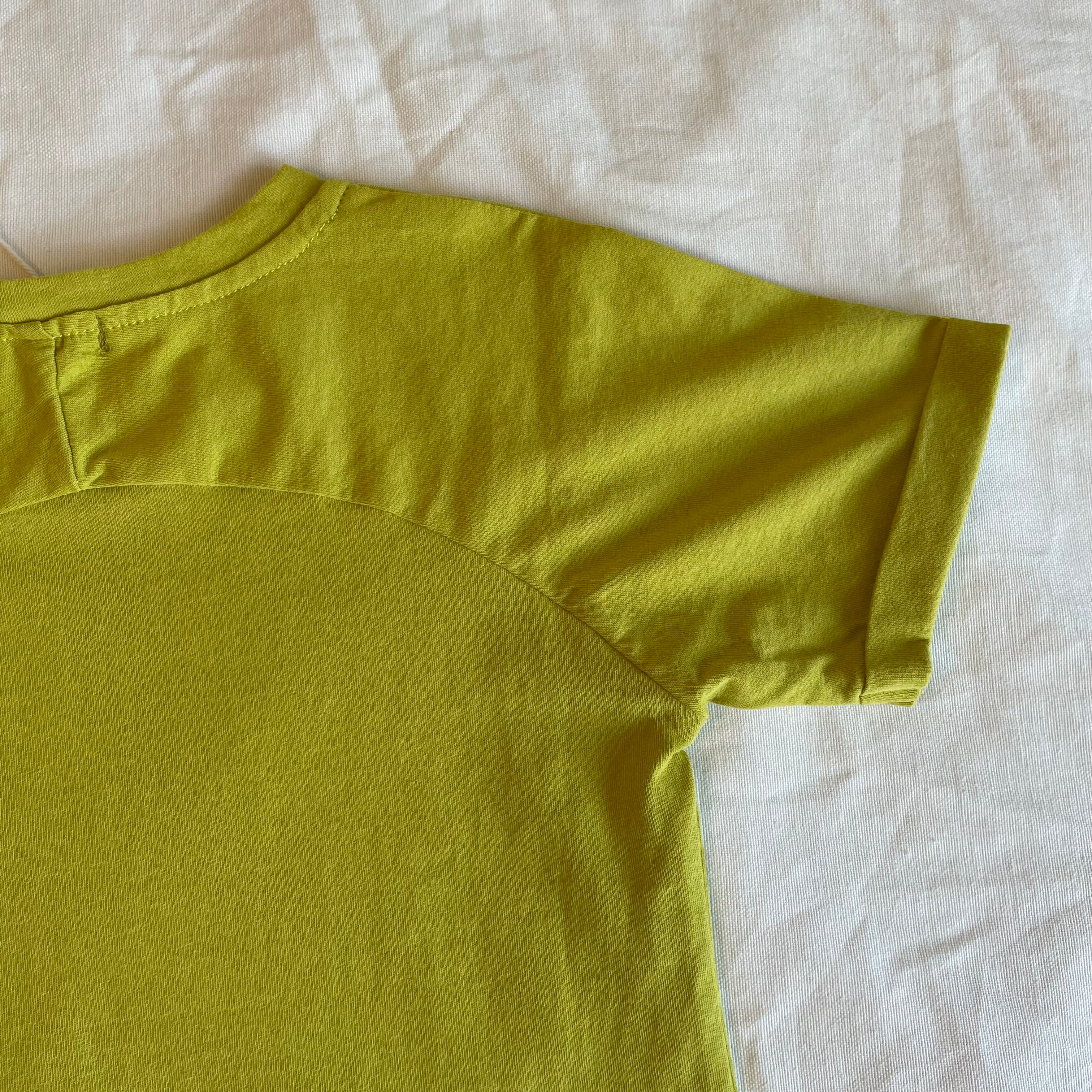 חולצת טי עם גב תפור (אופוויט) - PaPeony