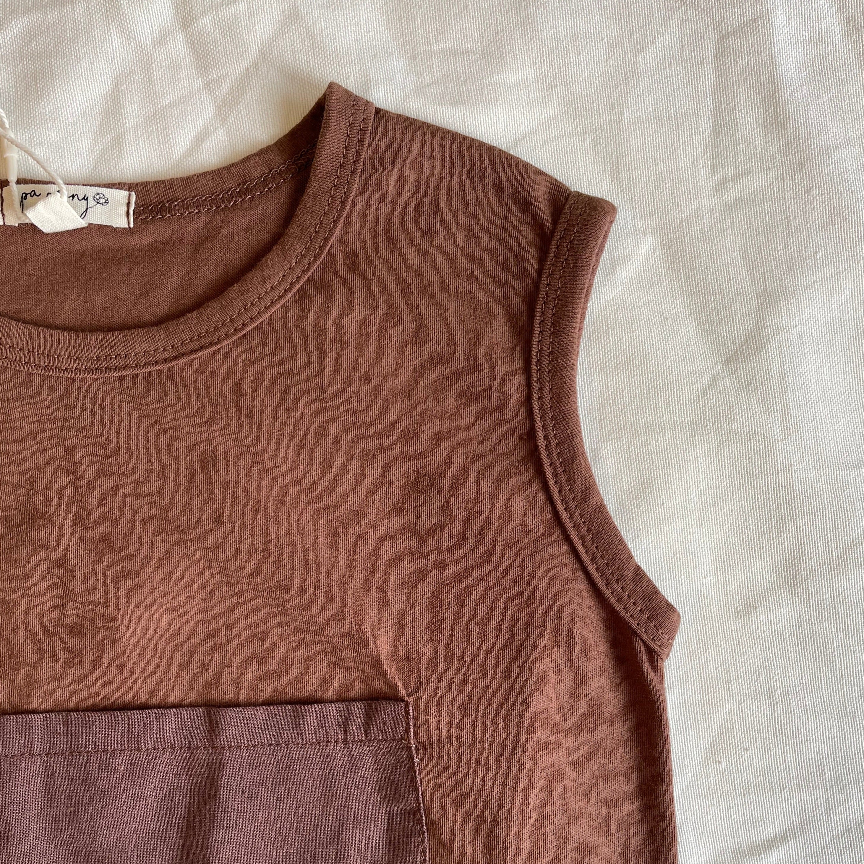 גופיית קנגורו (חום) - PaPeony