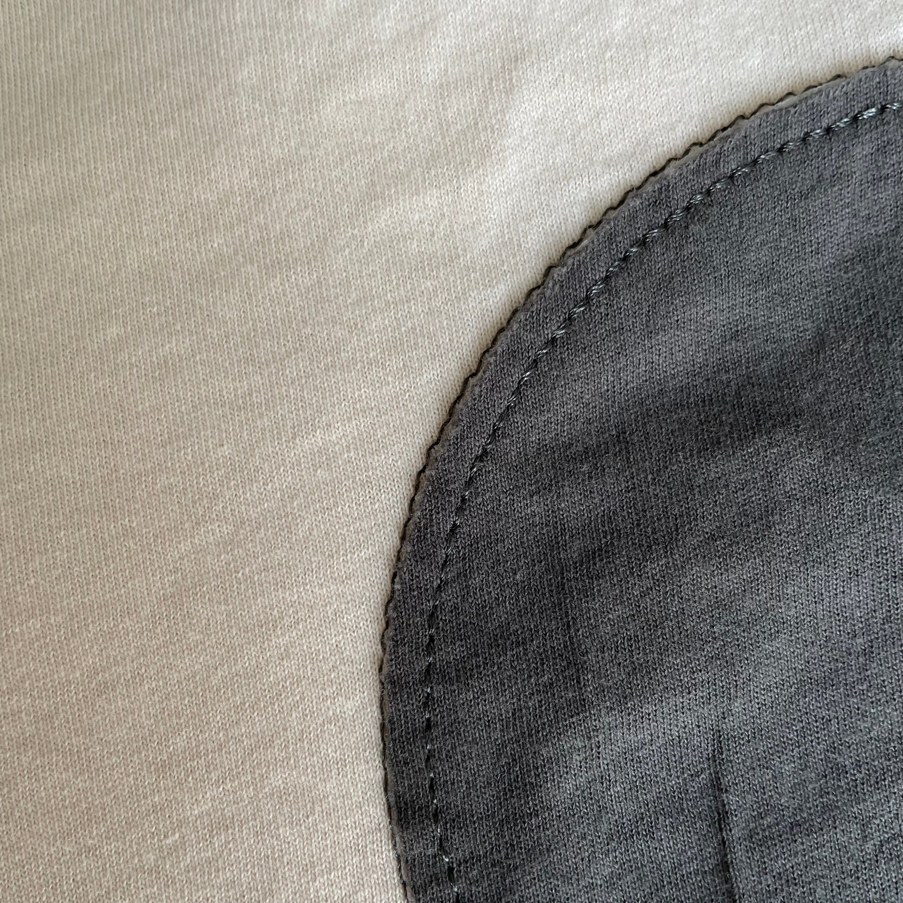 חולצת טי עם עיגול "גבי" - PaPeony