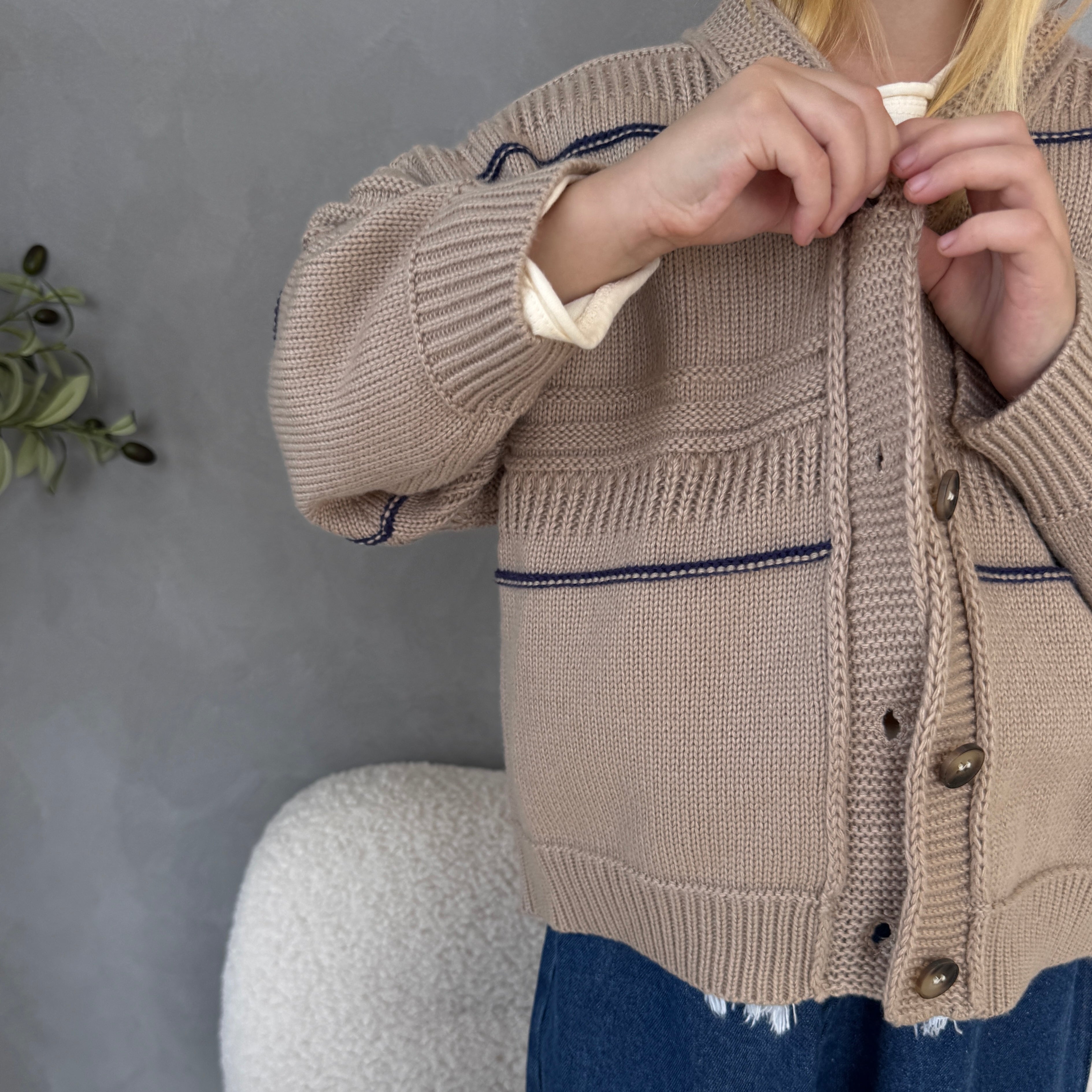 Warm knitted cardigan “Jesse”